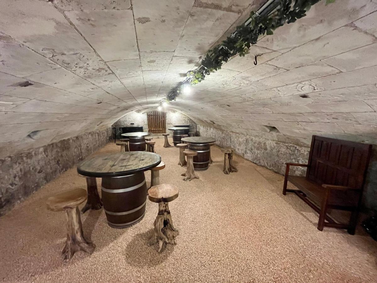 Cave Auger La Maison D'Hotes Restigne Exterior photo